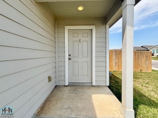 Beautiful 3 bed/2 bath 1,375 sqft home with appliances included! Conveniently located off Southton Rd., Highway 37 S., and easy access to amenities, schools, and major thoroughfares!