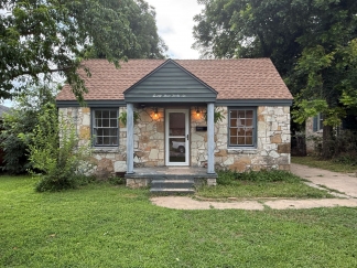 Freshly Renovated OKC Gem – Prime Location, Spacious Living!