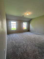 Effortless Comfort: Brand-New Upgrades, Major Appliances & Fenced Oasis!