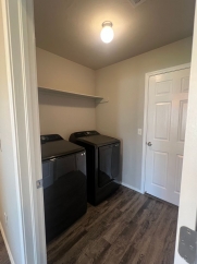 Effortless Comfort: Brand-New Upgrades, Major Appliances & Fenced Oasis!