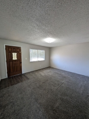 1827 S Fairway