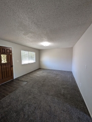 1827 S Fairway