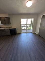 1827 S Fairway