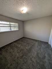 1827 S Fairway