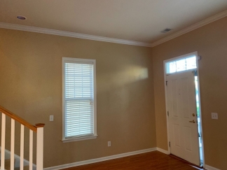 Single Family Home in White Gables