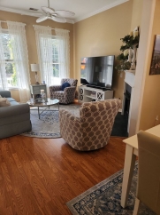 Single Family Home in White Gables
