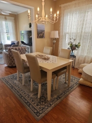 Single Family Home in White Gables