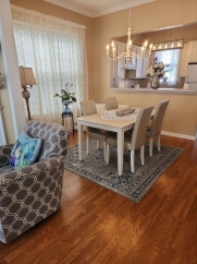 Single Family Home in White Gables