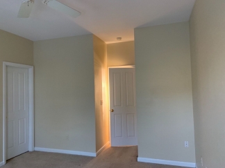 Single Family Home in White Gables