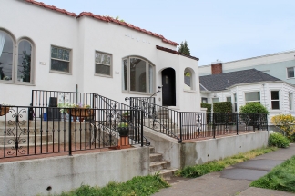 Gorgeous Remodeled Belmont 1 Bedroom with Garage!