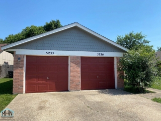 Cute & Cozy Duplex Nestled in a Prime Location, just five minutes from I35!