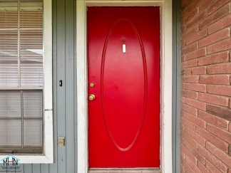 Cute & Cozy Duplex Nestled in a Prime Location, just five minutes from I35!