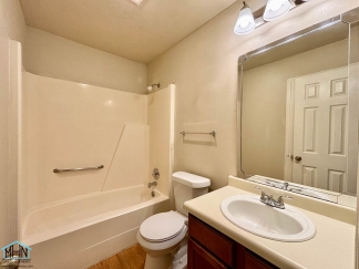 Cute & Cozy Duplex Nestled in a Prime Location, just five minutes from I35!