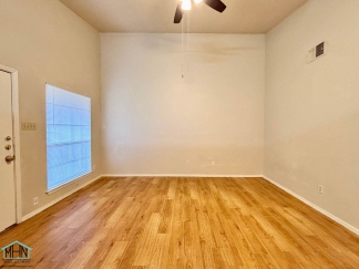Cute & Cozy Duplex Nestled in a Prime Location, just five minutes from I35!
