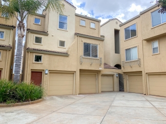 Lovely Bright and Spacious Two Bedroom Tri-Level Condo