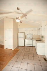 Charming 3-Bedroom, 2-Bathroom Duplex in Chapel Hill – Available Now!