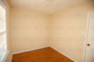 Charming 3-Bedroom, 2-Bathroom Duplex in Chapel Hill – Available Now!