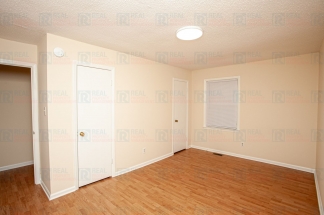 Charming 3-Bedroom, 2-Bathroom Duplex in Chapel Hill – Available Now!