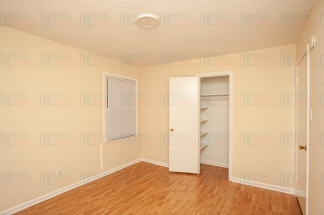 Charming 3-Bedroom, 2-Bathroom Duplex in Chapel Hill – Available Now!