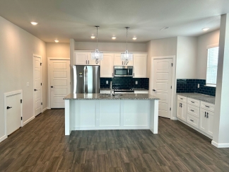 Charming 3-Bed 2.5 Bathroom in Prime Rogers Location