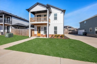 Charming 3-Bed 2.5 Bathroom in Prime Rogers Location