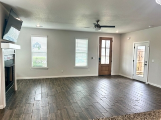 Charming 3-Bed 2.5 Bathroom in Prime Rogers Location