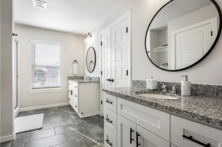 Charming 3-Bed 2.5 Bathroom in Prime Rogers Location