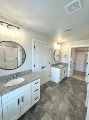 Charming 3-Bed 2.5 Bathroom in Prime Rogers Location