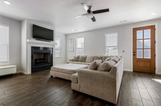 Charming 3-Bed 2.5 Bathroom in Prime Rogers Location