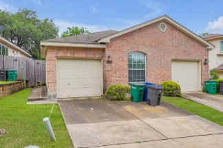 Spacious 2 bedroom Duplex near the Medical Center!