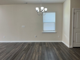 AMAZING LOCATION, Fantastic 4 Bed Home, Internet Included, Available Now!