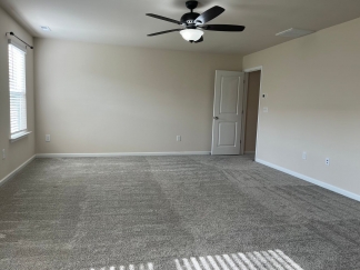 AMAZING LOCATION, Fantastic 4 Bed Home, Internet Included, Available Now!