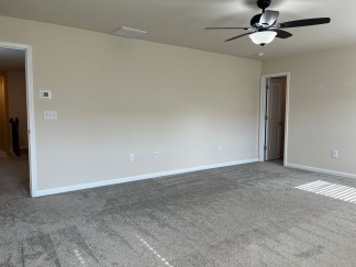 AMAZING LOCATION, Fantastic 4 Bed Home, Internet Included, Available Now!
