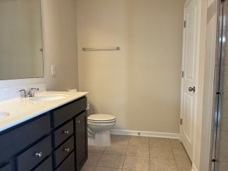 AMAZING LOCATION, Fantastic 4 Bed Home, Internet Included, Available Now!