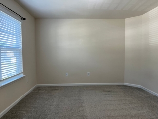 AMAZING LOCATION, Fantastic 4 Bed Home, Internet Included, Available Now!