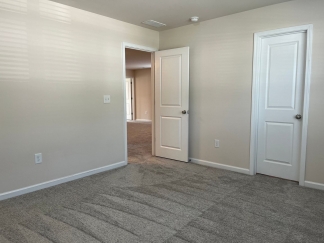 AMAZING LOCATION, Fantastic 4 Bed Home, Internet Included, Available Now!
