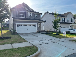 AMAZING LOCATION, Fantastic 4 Bed Home, Internet Included, Available Now!