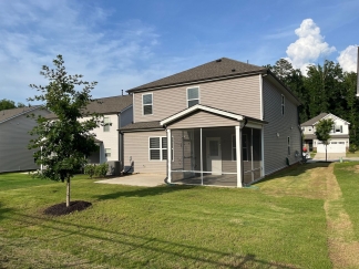 AMAZING LOCATION, Fantastic 4 Bed Home, Internet Included, Available Now!
