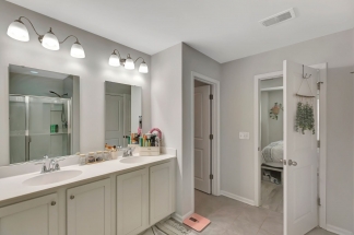 Large open floor plan in Spring Grove Plantation