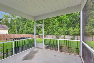 Large open floor plan in Spring Grove Plantation