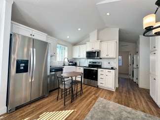 Private Newly Built ADU Moments From Downtown Los Gatos!