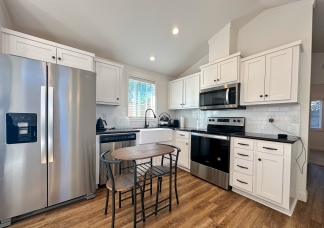 Private Newly Built ADU Moments From Downtown Los Gatos!