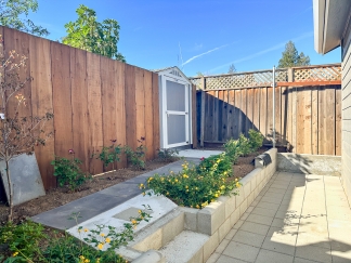 Private Newly Built ADU Moments From Downtown Los Gatos!