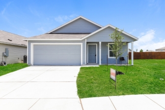 Charming 3-Bed Oasis at 3206 Gingham Point – Spacious 1260 Sq Ft with 2 Full Baths in Converse, TX!