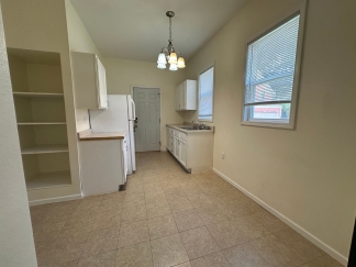 1 bedroom main floor apartment $600