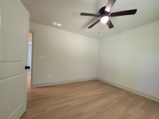 Build to Rent 4 Bdrm Lake Access - Open House Mon-Thurs 9 to 4pm No Appt Neccesssary