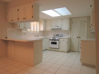 Immaculate Cul de Sac Rental 3-Bed Home with HOA Pool, Lake, Park, Jogging Track