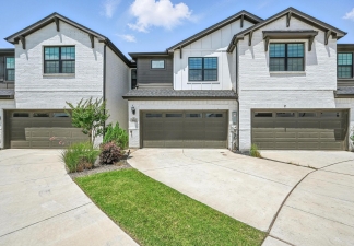 Modern 3-Bedroom Townhome in Prime Lewisville Location