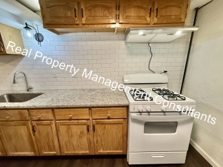 Cozy 2-Bedroom Lower-Level Home – All Utilities Included!