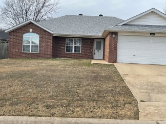 3-bedroom, 2-bathroom home located in the heart of Centerton !!MORE PICTURES COMING SOON!!